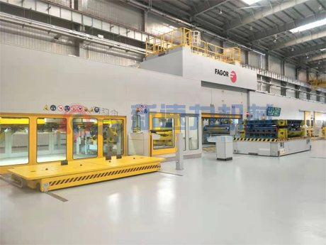 千噸位汽車(chē)生產(chǎn)線(xiàn)隔音箱