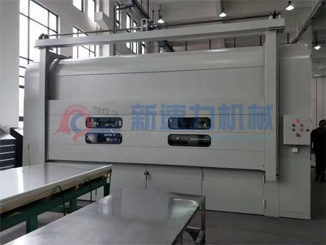 電動(dòng)提升門(mén)數控沖床隔音箱